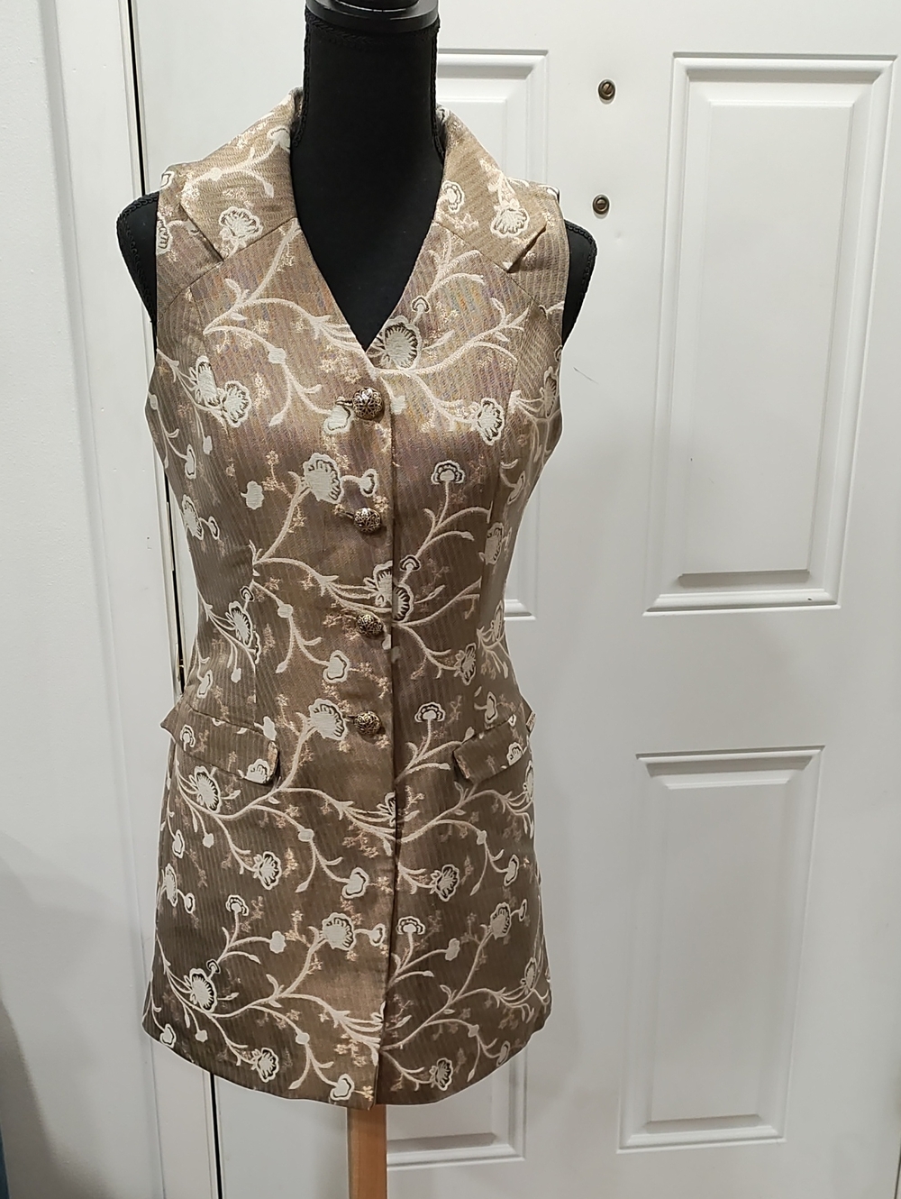 Sleeveless Floral Embroidered Tunic Vest in Tan